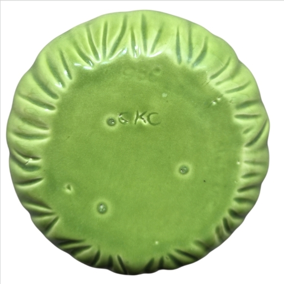 Vintage Hand-Painted Bear Gumdrop Candy Dish / Trinket Jar – Green Base (1980s) - Picture 6 of 9